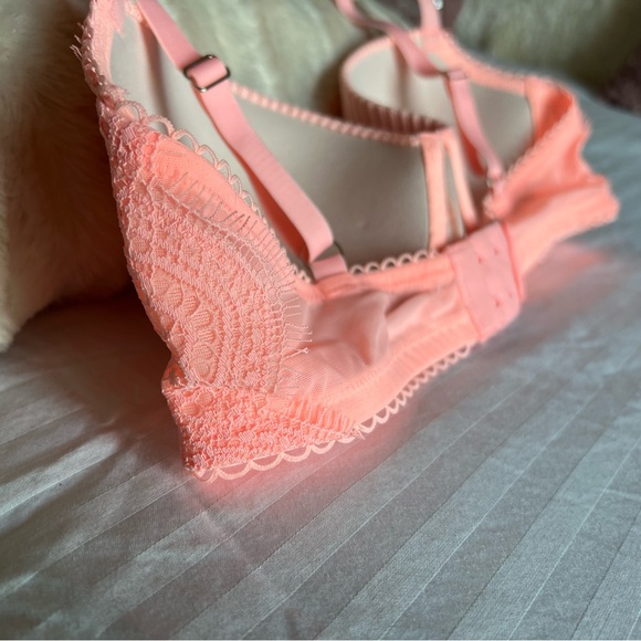 Victoria Secret Dream Angels Light Pink Lace Bra - Picture 7 of 15